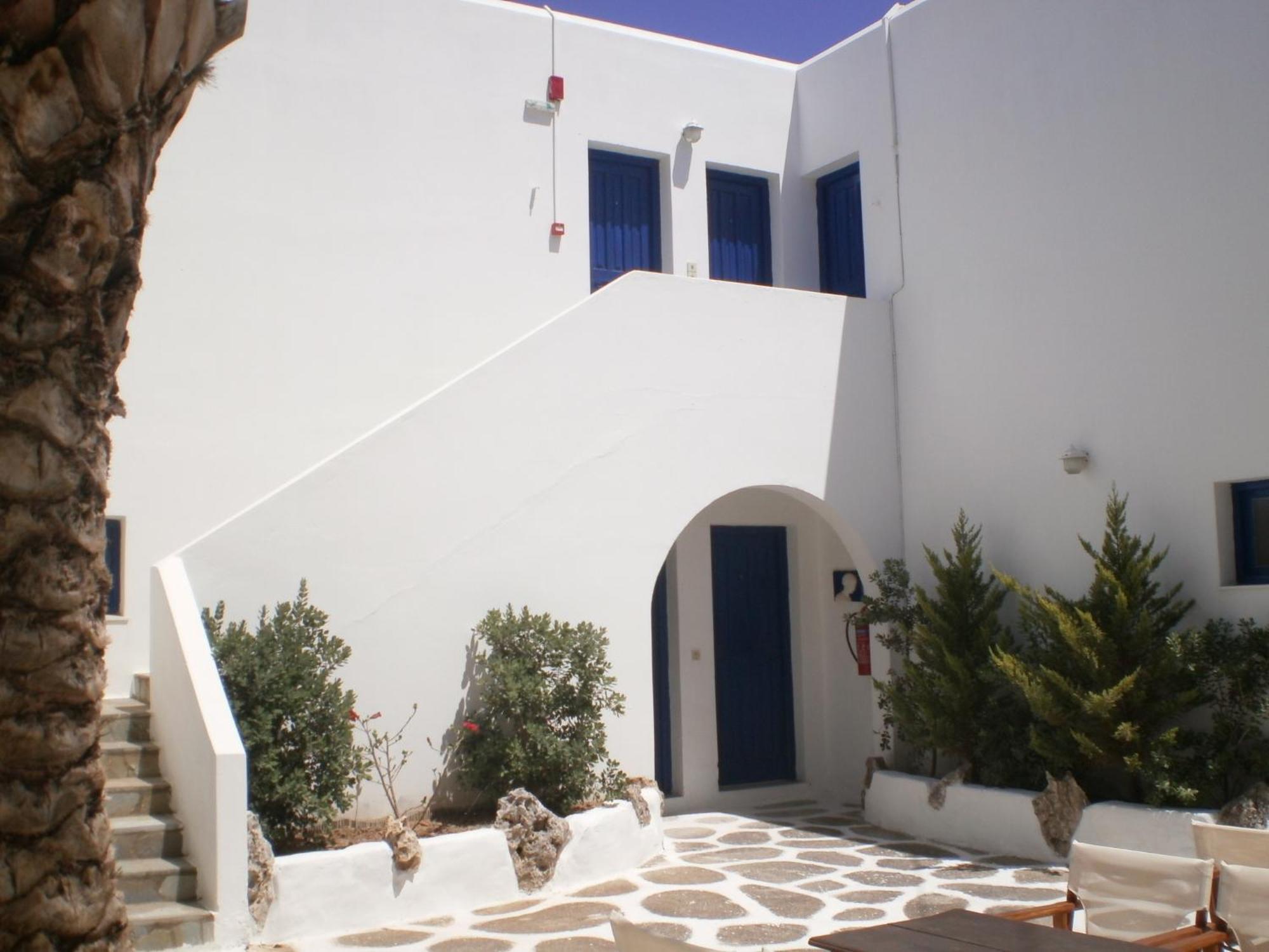 Nicos Studios & Apartments Logaras Extérieur photo